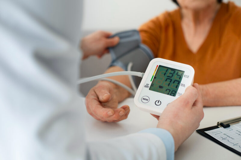 How to Control High Blood Pressure Naturally: A Complete Hypertension Management Guide (2026)